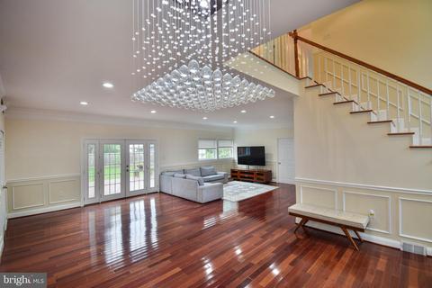 7404 Gresham St, Springfield, VA 22151 photo 9