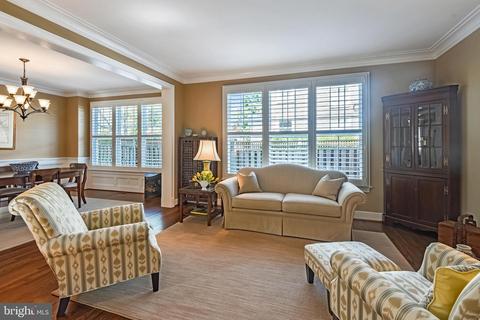 6909 Pine Crest Ave, Mclean, VA 22101 photo 4