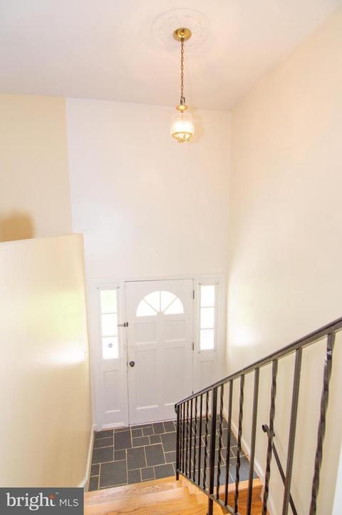 7108 Davis Ct, Mclean, VA 22101 photo 4