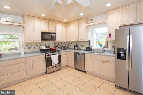 7108 Davis Ct, Mclean, VA 22101 photo 12