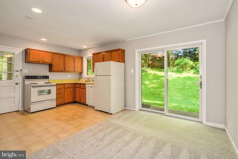 7601 Cosgrove Pl, Springfield, VA 22151 photo 8