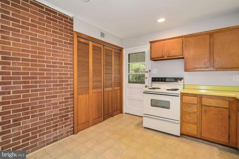 7601 Cosgrove Pl, Springfield, VA 22151 photo 9