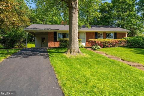 7601 Cosgrove Pl, Springfield, VA 22151 photo 3