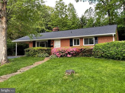 7601 Cosgrove Pl, Springfield, VA 22151 photo 1