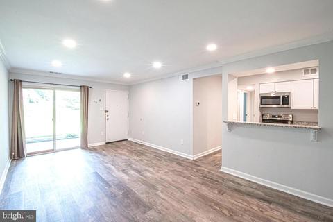 8501 Barrington Ct #J, Springfield, VA 22152 photo 1