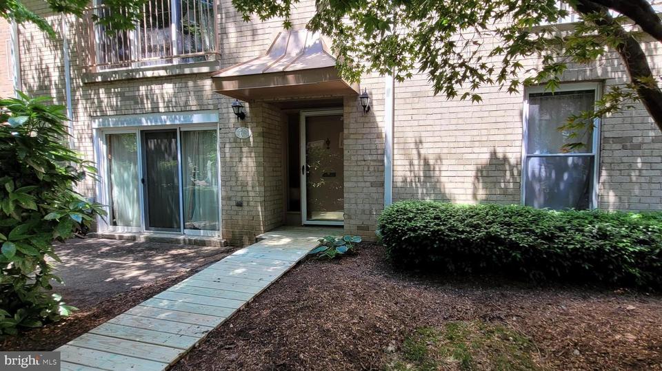 3760 Persimmon Cir, Fairfax, VA 22031 20 Photos MLS VAFX1203070