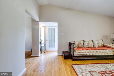 6110 Frontier Dr, Springfield, VA 22150 photo 9