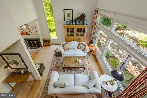 2014 Hunter Mill Rd, Vienna, VA 22181 photo 10