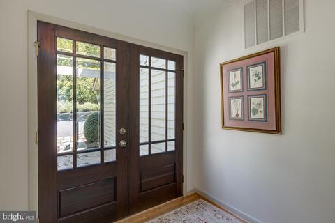 2014 Hunter Mill Rd, Vienna, VA 22181 photo 9