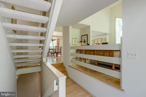 2014 Hunter Mill Rd, Vienna, VA 22181 photo 11
