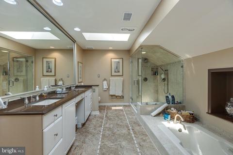 2014 Hunter Mill Rd, Vienna, VA 22181 photo 32