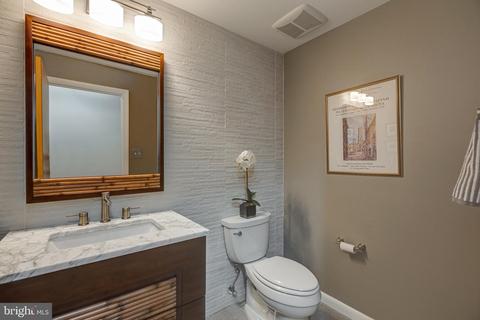 2014 Hunter Mill Rd, Vienna, VA 22181 photo 23