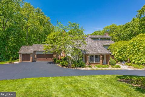 2014 Hunter Mill Rd, Vienna, VA 22181 photo 2