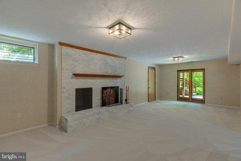 2014 Hunter Mill Rd, Vienna, VA 22181 photo 41