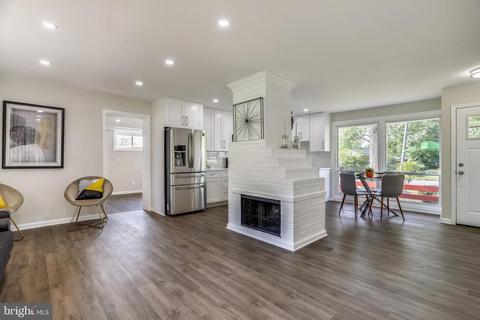 7303 Exmore St, Springfield, VA 22150 photo 4