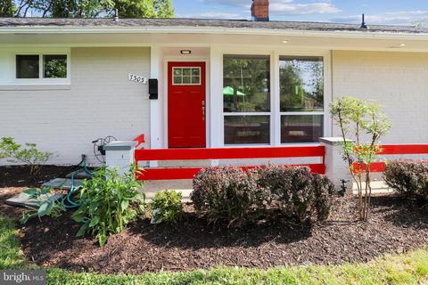 7303 Exmore St, Springfield, VA 22150 photo 2