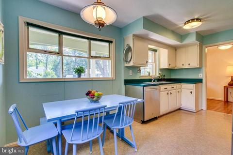 8015 Falstaff Rd, Mclean, VA 22102 photo 4