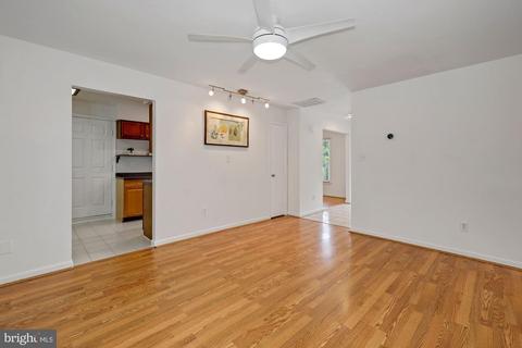 7260 Linden Tree Ln, Springfield, VA 22152 photo 9