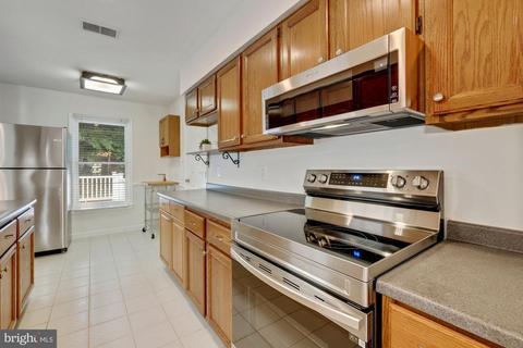 7260 Linden Tree Ln, Springfield, VA 22152 photo 10