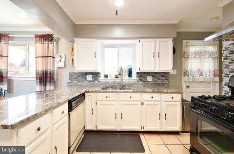 5817 Brunswick St, Springfield, VA 22150 photo 10