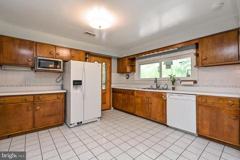 6501 Inwood Dr, Springfield, VA 22150 photo 14
