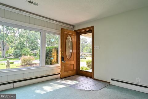 6501 Inwood Dr, Springfield, VA 22150 photo 4