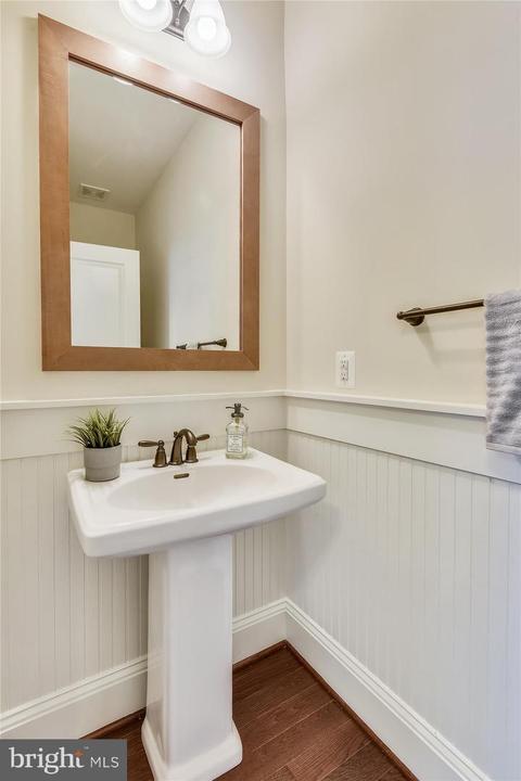 1824 Opalocka Dr, Mclean, VA 22101 photo 9