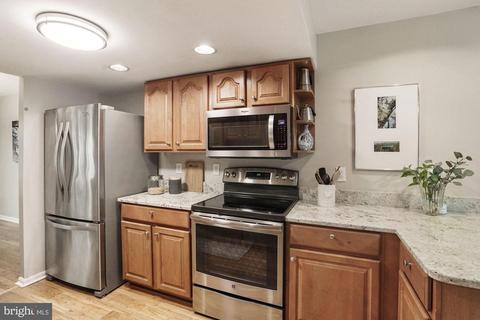 2181 Pond View Ct, Reston, VA 20191 photo 7