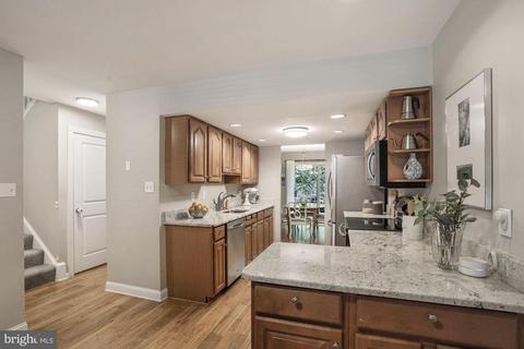 2181 Pond View Ct, Reston, VA 20191 photo 5