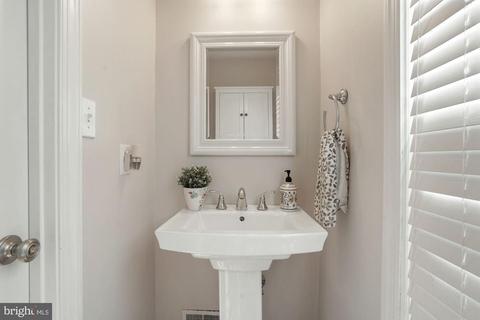 2181 Pond View Ct, Reston, VA 20191 photo 14
