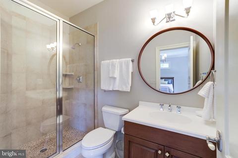 900 Alvermar Ridge Dr, Mclean, VA 22102 photo 54