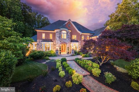 900 Alvermar Ridge Dr, Mclean, VA 22102 photo 2