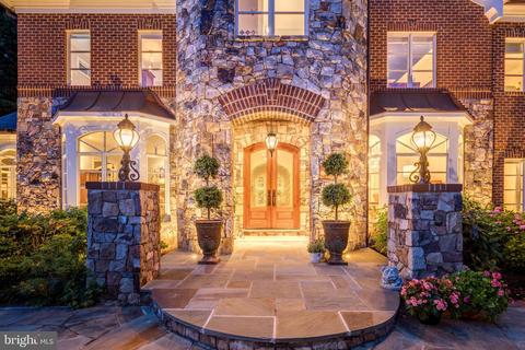 900 Alvermar Ridge Dr, Mclean, VA 22102 photo 5