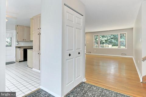6213 Duntley Pl, Springfield, VA 22152 photo 8