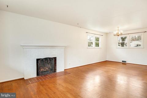 7515 Gresham St, Springfield, VA 22151 photo 5
