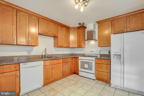 7515 Gresham St, Springfield, VA 22151 photo 9