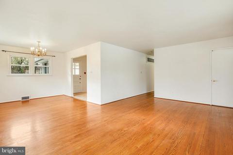 7515 Gresham St, Springfield, VA 22151 photo 6
