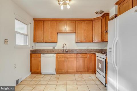 7515 Gresham St, Springfield, VA 22151 photo 11