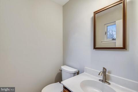 11052 Bishopsgate Ct, Reston, VA 20194 photo 15