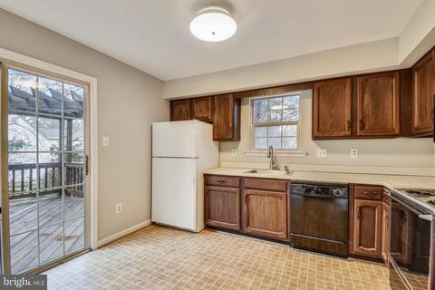 11052 Bishopsgate Ct, Reston, VA 20194 photo 10