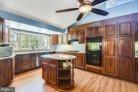 7406 Hogarth St, Springfield, VA 22151 photo 8
