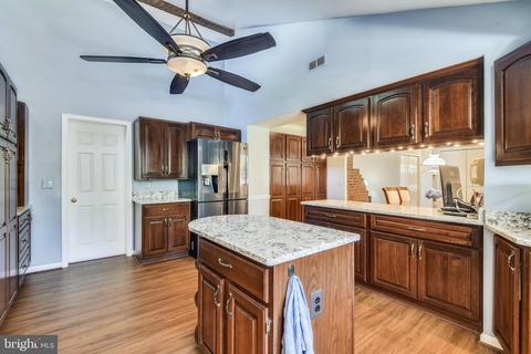 7406 Hogarth St, Springfield, VA 22151 photo 9