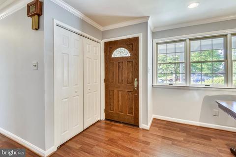 7406 Hogarth St, Springfield, VA 22151 photo 2
