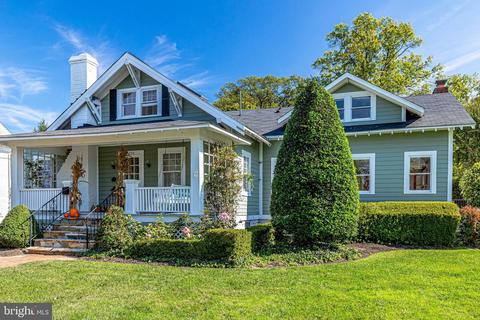 650 Spring St, Herndon, VA 20170 photo 1