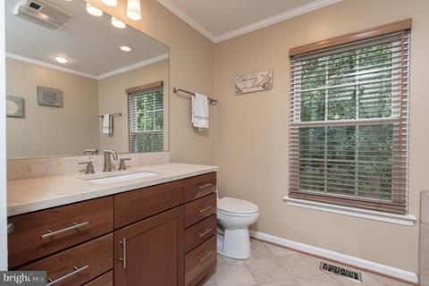 13908 Castle Ct, Chantilly, VA 20151 photo 32