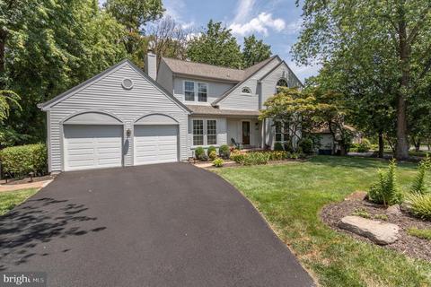 13908 Castle Ct, Chantilly, VA 20151 photo 2
