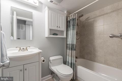 13908 Castle Ct, Chantilly, VA 20151 photo 38