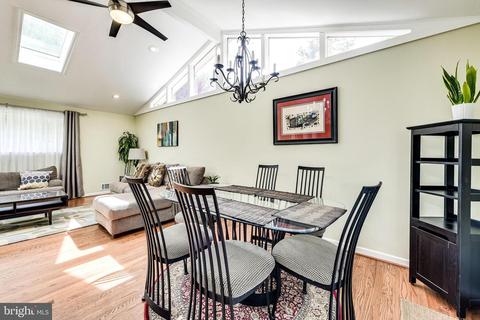8804 Trafalgar Ct, Springfield, VA 22151 photo 6