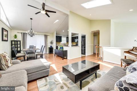 8804 Trafalgar Ct, Springfield, VA 22151 photo 5