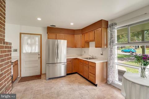 7407 Gresham, Springfield, VA 22151 photo 6